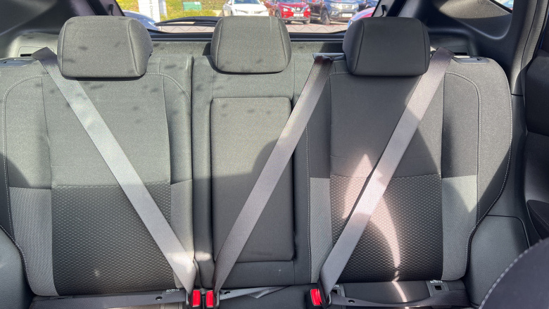 Nissan Qashqai 1.3 DiG-T N-Connecta 5dr [Glass Roof Pack] Petrol Hatchback